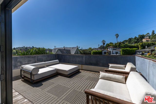 3066 St George Street, Los Angeles, CA 90027