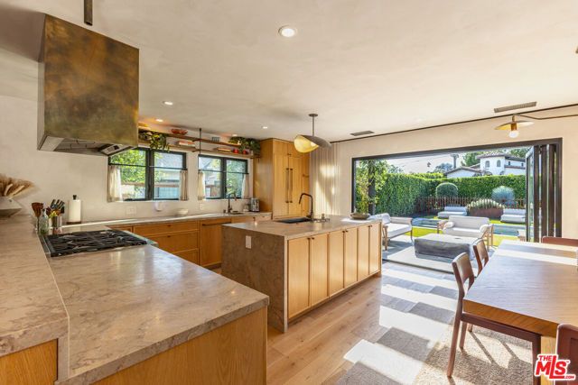 3066 St George Street, Los Angeles, CA 90027