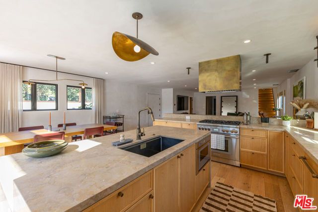 3066 St George Street, Los Angeles, CA 90027