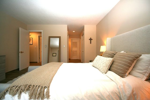 7 Twin Oak Court 7, Avon, CT 06001