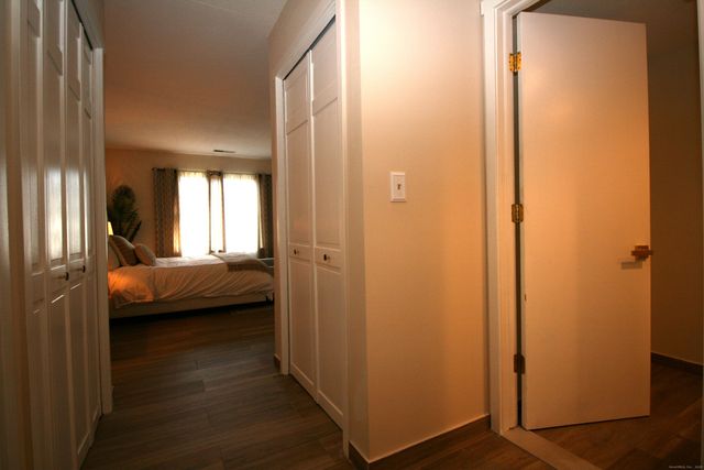 7 Twin Oak Court 7, Avon, CT 06001