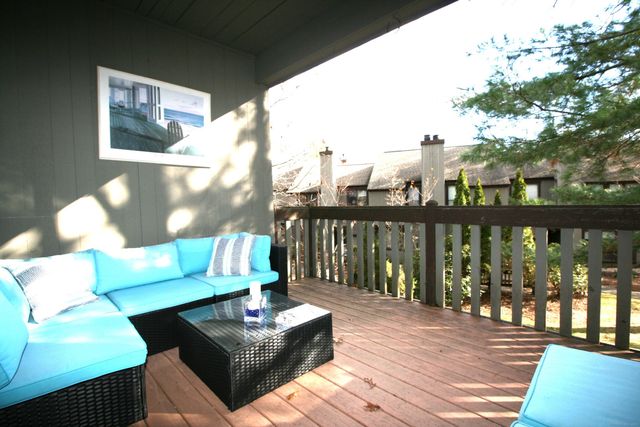 7 Twin Oak Court 7, Avon, CT 06001