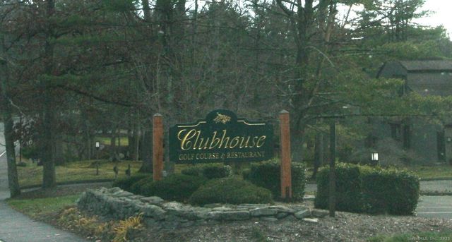 7 Twin Oak Court 7, Avon, CT 06001