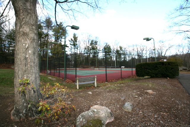 7 Twin Oak Court 7, Avon, CT 06001