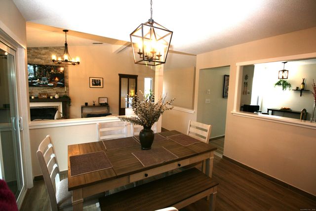 7 Twin Oak Court 7, Avon, CT 06001