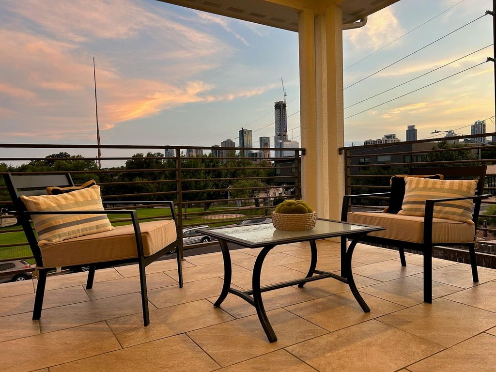1402 E 11th ST, Austin, TX 78702