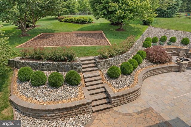 38800 BETTIS DR, Hamilton, VA 20158