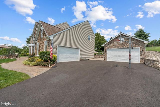 38800 BETTIS DR, Hamilton, VA 20158