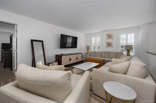 247 Superior Court, Wappingers Falls, NY 12590