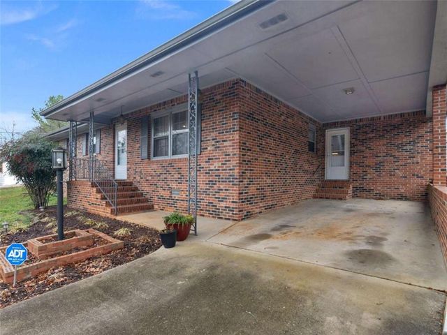 114 Woodcrest Drive, Griffin, GA 30223