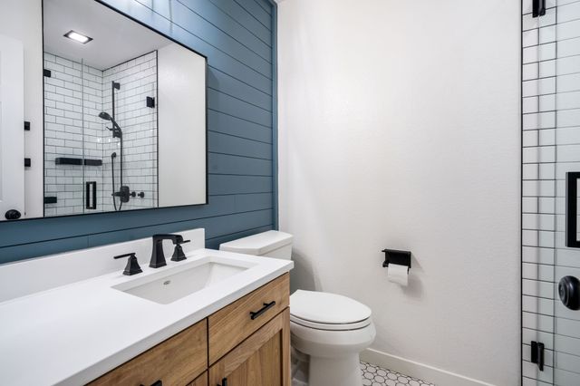 245 Bent Creek Drive, Waxahachie, TX 75165