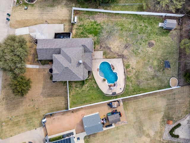 245 Bent Creek Drive, Waxahachie, TX 75165