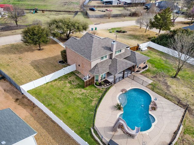 245 Bent Creek Drive, Waxahachie, TX 75165