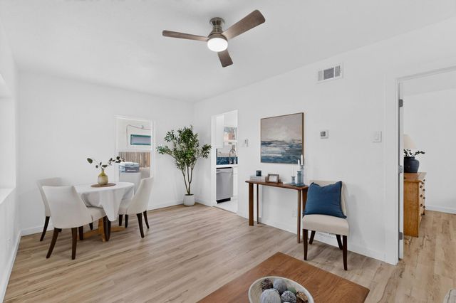 413 Princeton Drive SE, Albuquerque, NM 87106