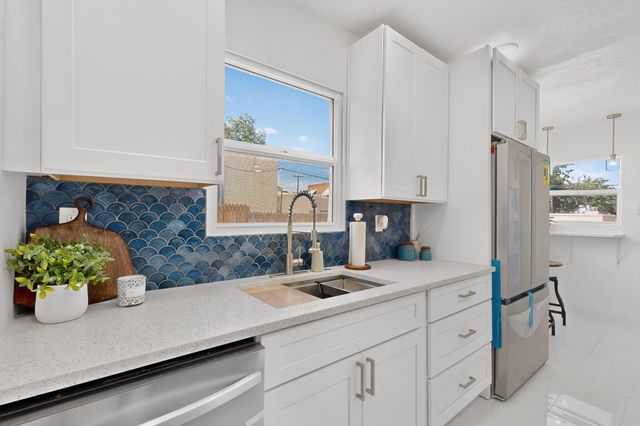 413 Princeton Drive SE, Albuquerque, NM 87106