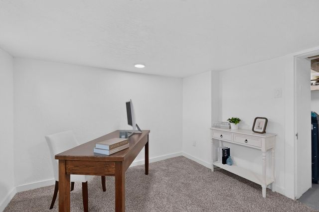 413 Princeton Drive SE, Albuquerque, NM 87106