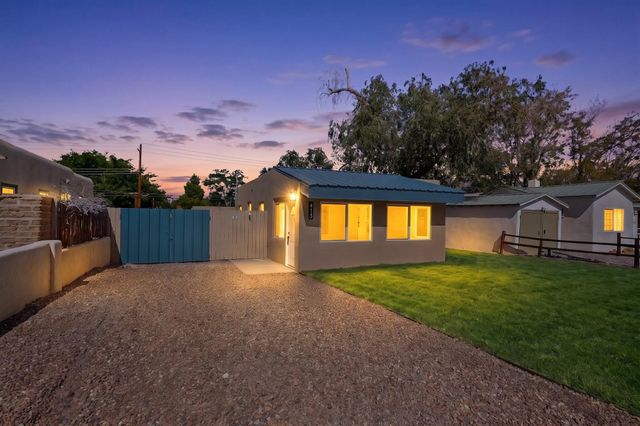 413 Princeton Drive SE, Albuquerque, NM 87106