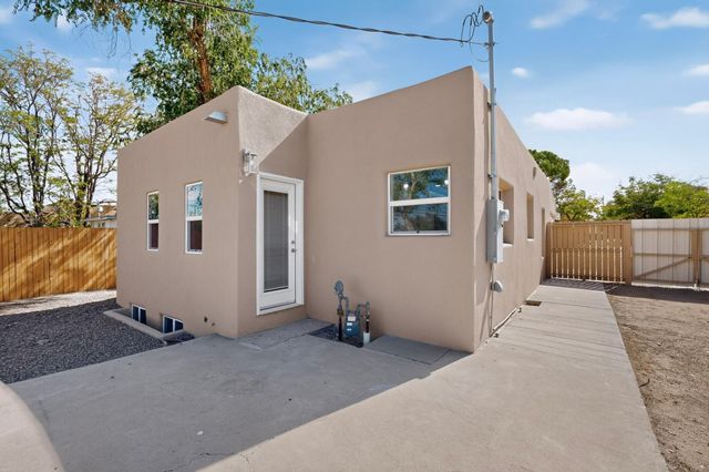 413 Princeton Drive SE, Albuquerque, NM 87106