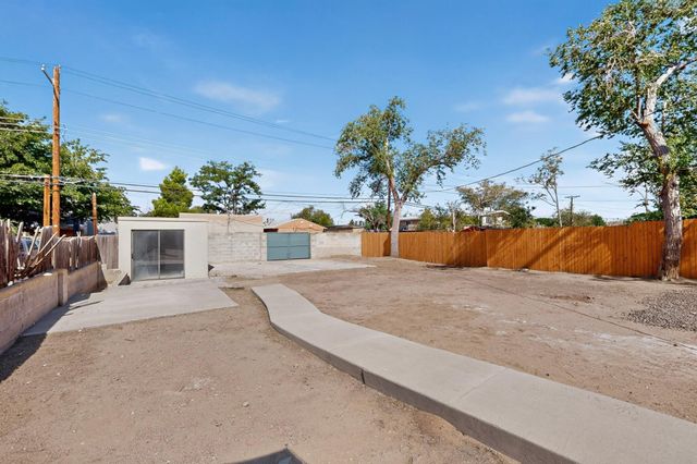 413 Princeton Drive SE, Albuquerque, NM 87106