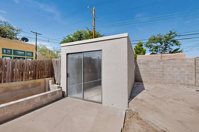 413 Princeton Drive SE, Albuquerque, NM 87106