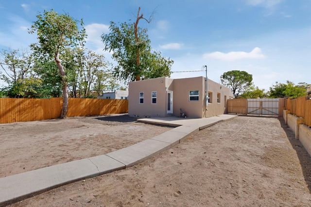 413 Princeton Drive SE, Albuquerque, NM 87106