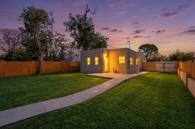 413 Princeton Drive SE, Albuquerque, NM 87106