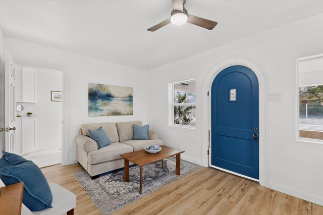 413 Princeton Drive SE, Albuquerque, NM 87106