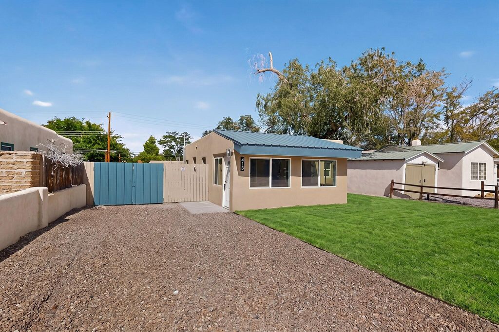 413 Princeton Drive SE, Albuquerque, NM 87106