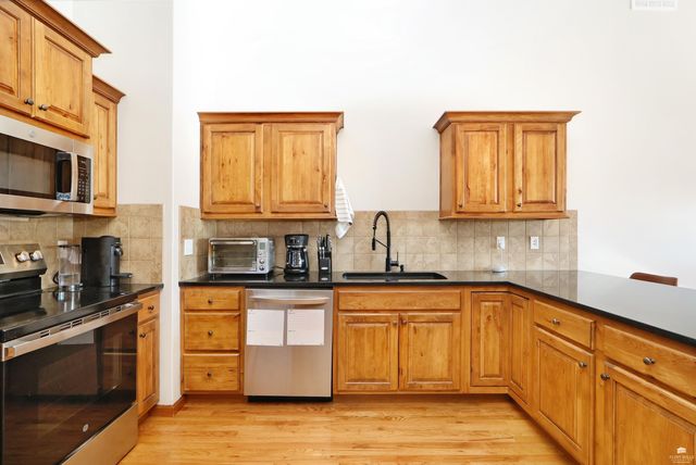 1000 Lobdell Drive, Manhattan, KS 66503