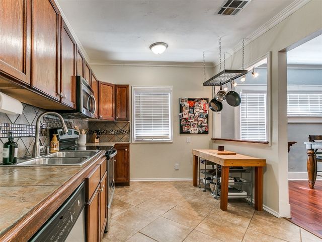 1122 NW 42nd Street, Oklahoma City, OK 73118