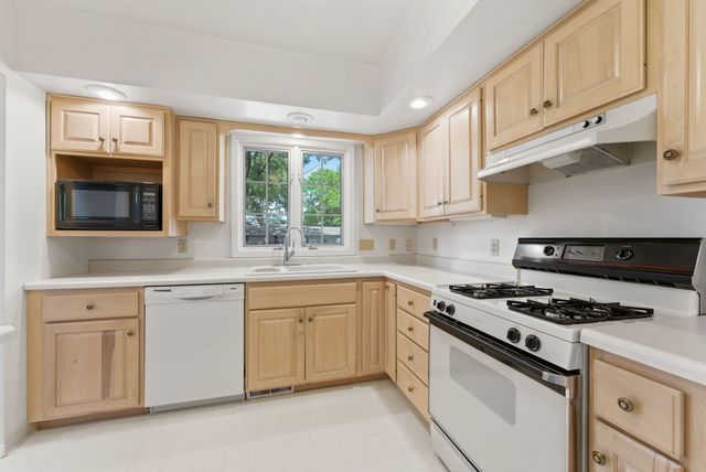 1912 E 31st Street, Davenport, IA 52807