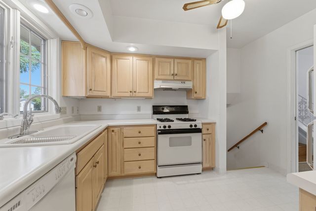 1912 E 31st Street, Davenport, IA 52807