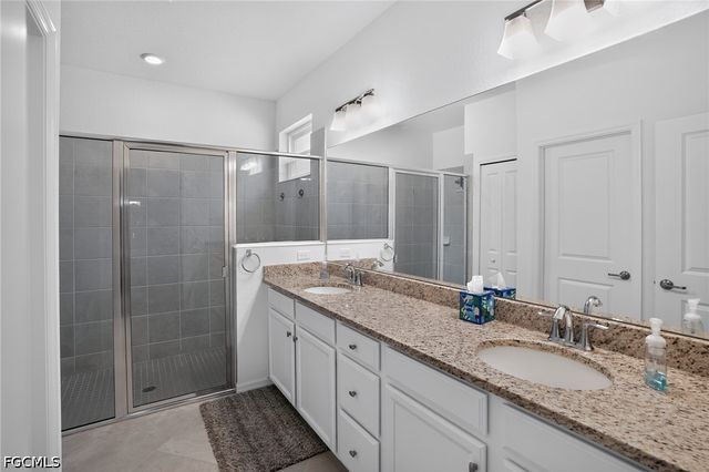 3943 E Hampton CIR, Alva, FL 33920