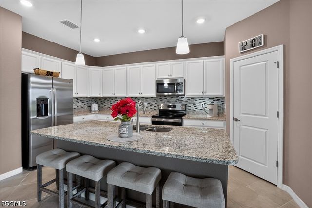 3943 E Hampton CIR, Alva, FL 33920