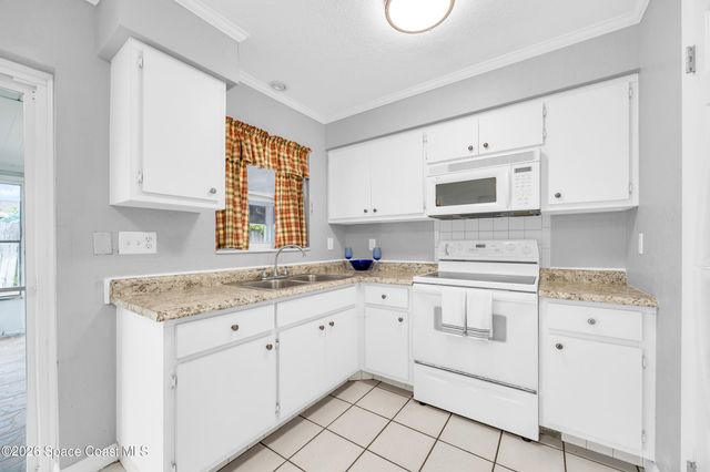 2963 Chipper Drive NE, Palm Bay, FL 32905