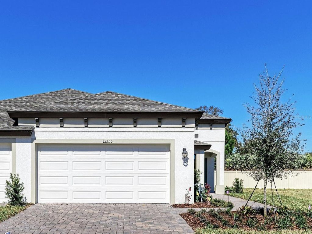Image 1 of property listing at 12350 OAK HILL WAY, Parrish, FL 34219