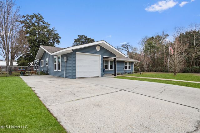 254 Pine Ridge Drive, Waveland, MS 39576