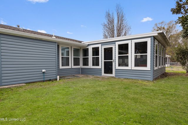 254 Pine Ridge Drive, Waveland, MS 39576