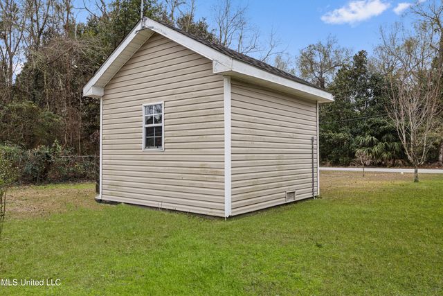 254 Pine Ridge Drive, Waveland, MS 39576