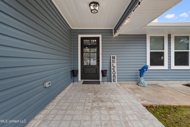 254 Pine Ridge Drive, Waveland, MS 39576