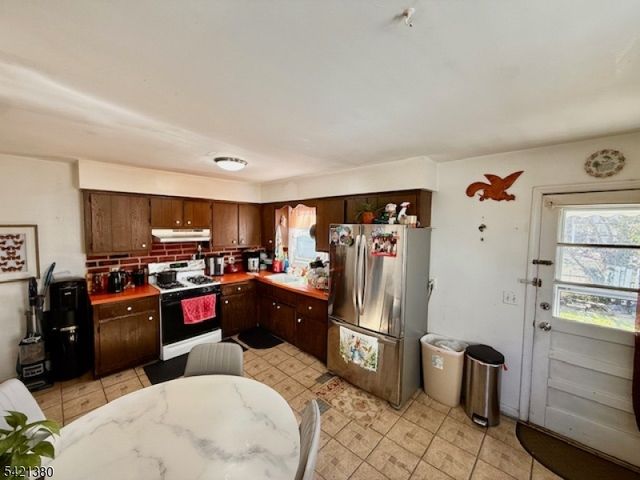 27 Fisher Ave, Bound Brook Boro, NJ 08805