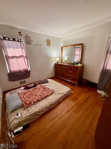 27 Fisher Ave, Bound Brook Boro, NJ 08805