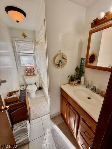 27 Fisher Ave, Bound Brook Boro, NJ 08805