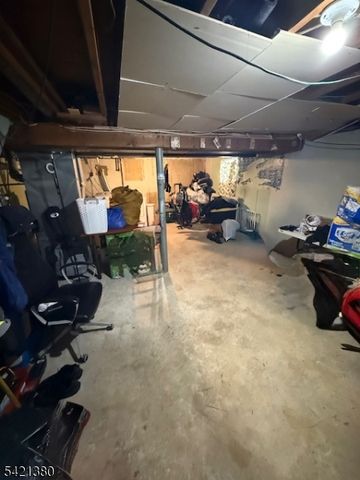 27 Fisher Ave, Bound Brook Boro, NJ 08805