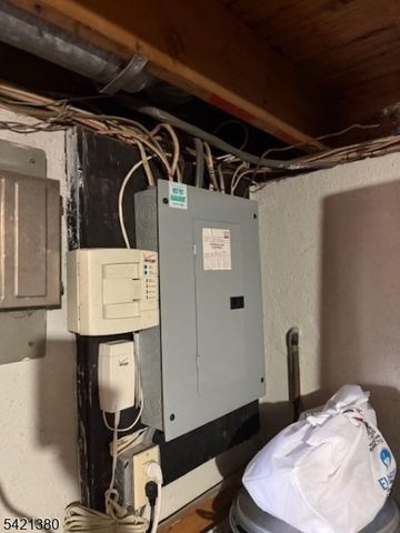 27 Fisher Ave, Bound Brook Boro, NJ 08805