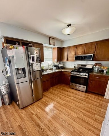 27 Fisher Ave, Bound Brook Boro, NJ 08805