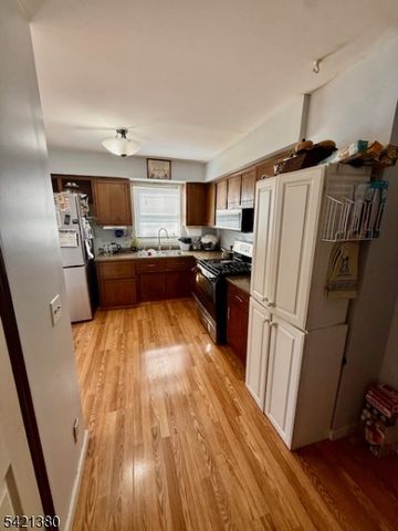 27 Fisher Ave, Bound Brook Boro, NJ 08805