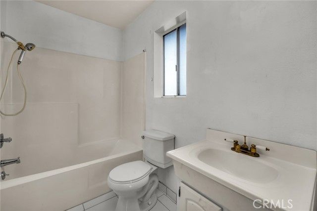 1860 San Francisco Avenue 1, Long Beach, CA 90806