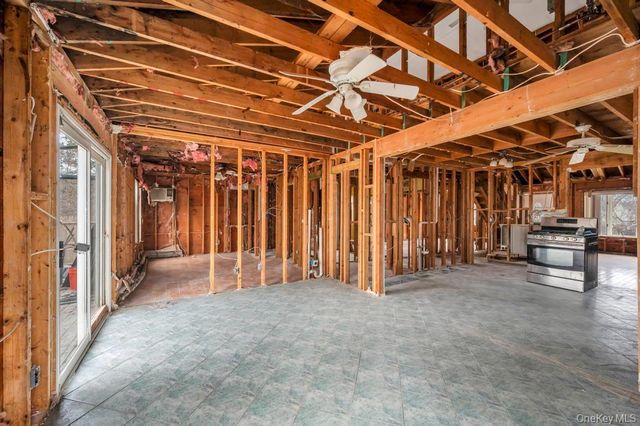 34 Pinelawn Avenue, Shirley, NY 11967