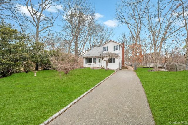 34 Pinelawn Avenue, Shirley, NY 11967